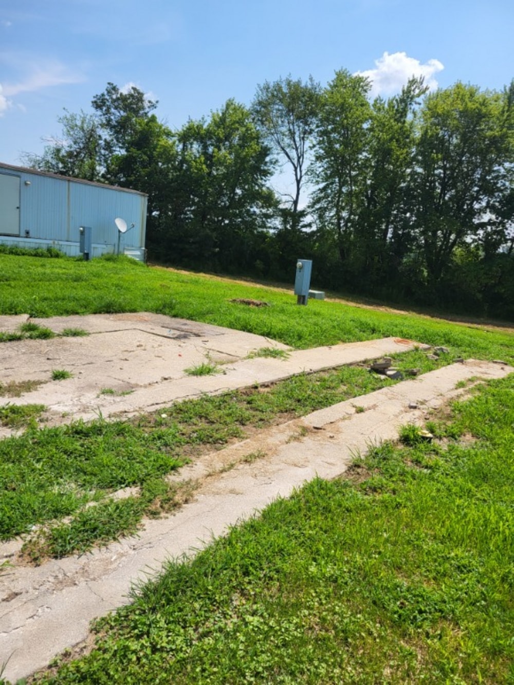 RV Lot for Rent Petersburg, IN - Slide 2