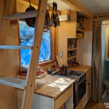 ☀️ 17' New England Inspired Tiny House *Light + Spacious*☀️ - Image 5 Thumbnail