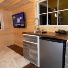  Tiny House For Sale - Image 4 Thumbnail
