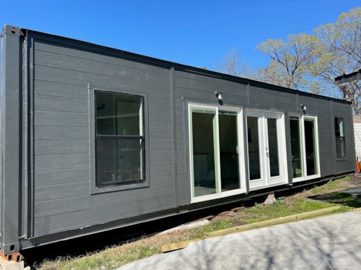1 bedroom, 1 bath, 320 sqft shipping container home
