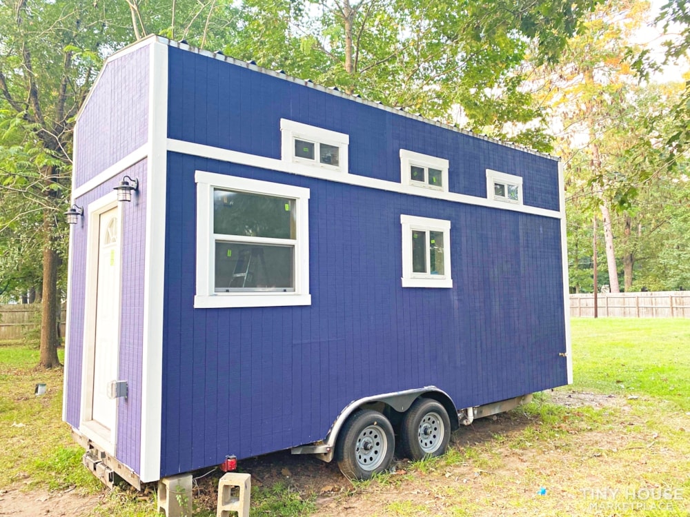 150 SqFt Modern Minimalist Tiny House - Image 1 Thumbnail