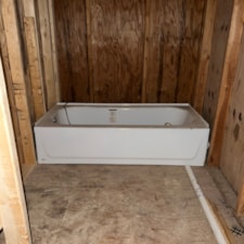 15x25 Tiny House, electric & plumbing installed, high ceilings, bath tub - Image 4 Thumbnail