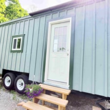 160 Sq Ft Cozy and Comfy Tiny Home  - Image 5 Thumbnail