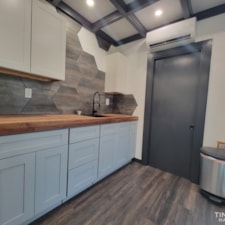 190sq foot container home. Uniquely large Kitchen and Shower. - Image 4 Thumbnail