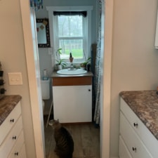 192 ft LIGHT AND OPEN TINY HOUSE - Image 6 Thumbnail