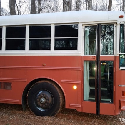 1998 converted Thomas school bus - Image 2 Thumbnail
