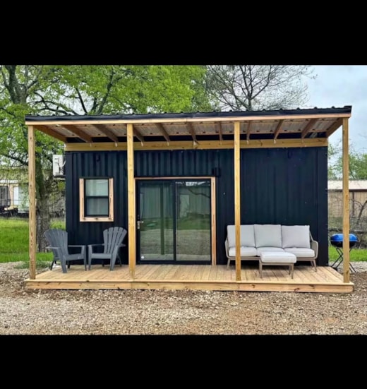 20’ container house. Fully furnished