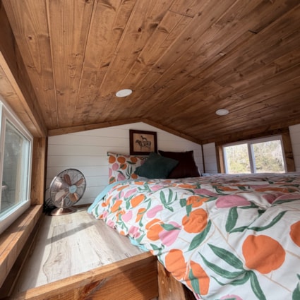 20' Sunny Tampa FL Getaway with Deck - Image 2 Thumbnail