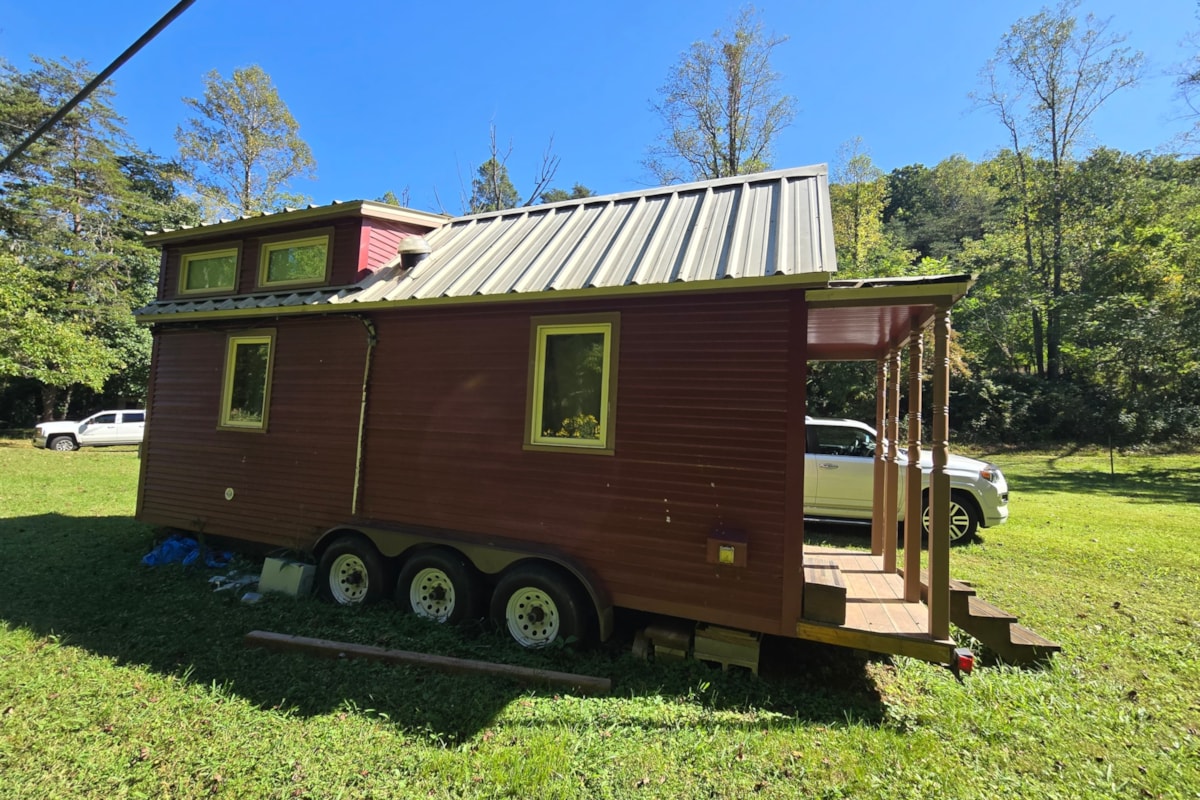 2014 Tumbleweed on Wheels, Vinton VA 400 Sq Feet - Image 1 Thumbnail