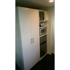 Stylish Tiny House for Sale! - Image 3 Thumbnail