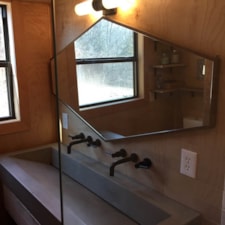 Luxury Modern Tiny House (Price Reduced to $44,900) - Image 3 Thumbnail