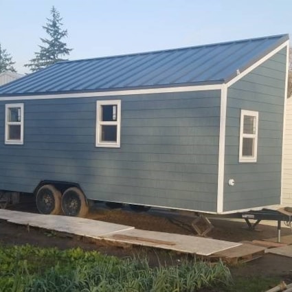 Unique New Build Tiny Home Complete with the famous PDX carpet - Image 2 Thumbnail