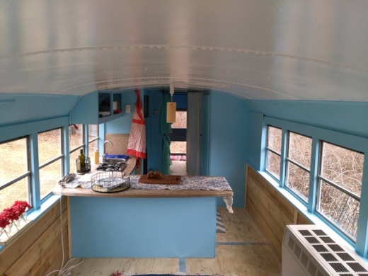Converted off-grid capable 29' school bus motorhome with excellent indoor air quality