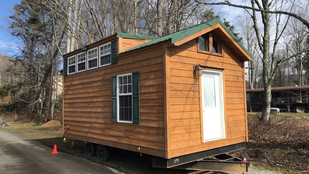 Cabin Tiny House - Image 1 Thumbnail