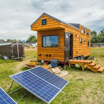 Beautiful 24' Off-grid Tiny House - Image 2 Thumbnail