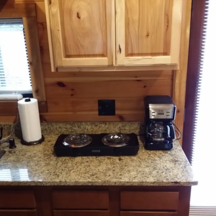 Adorable cedar tiny house - Image 2 Thumbnail