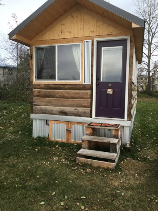 Tiny Log Cabin