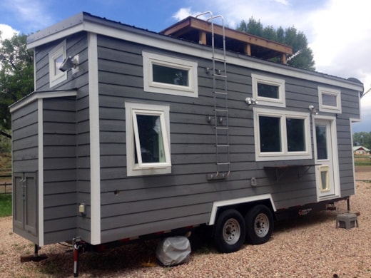 24′ Tiny House, Two Lofts, Rooftop Deck, Modern Kitchen with Cottage Feel – a Must See! 