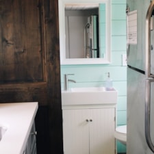 Cute and Cozy Tiny House - Image 5 Thumbnail