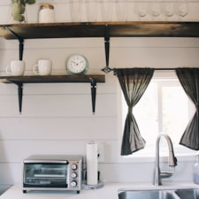 Cute and Cozy Tiny House - Image 4 Thumbnail