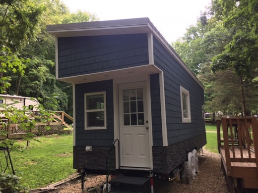 Modern and Professionally Built Tiny House!  RVIA Certification!! 