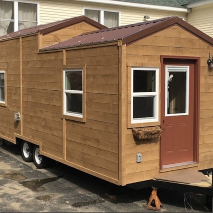 Comfortable Tiny House in Southwestern New Hampshire - Image 2 Thumbnail