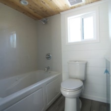 Luxury Tiny House - Image 4 Thumbnail