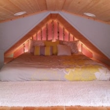 Beautiful Modern Tiny Home, Fully Furnished (SOLD) - Image 6 Thumbnail