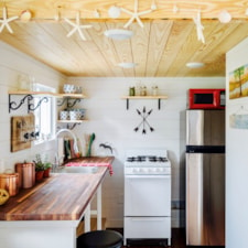 FEATURED ON DIY TV, Charlestonian Dream, 320 sf Tiny House. Land not included. - Image 5 Thumbnail