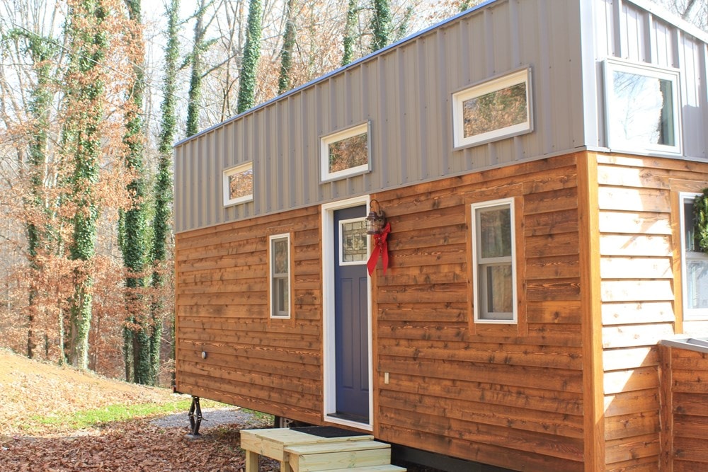 Modern and Spacious Tiny House, High End Appliances - Image 1 Thumbnail