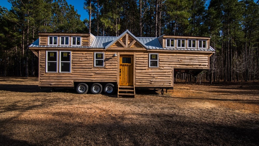 Rustic Goosneck Tinyhouse 39ft - Image 1 Thumbnail