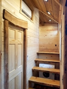 Rustic Goosneck Tinyhouse 39ft - Image 5 Thumbnail