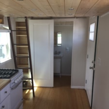 22' off-grid tiny house, professionally built, comes with appliances - Image 6 Thumbnail