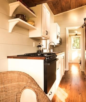 MY BEAUTIFUL TINY HOUSE FOR SALE - Image 2 Thumbnail