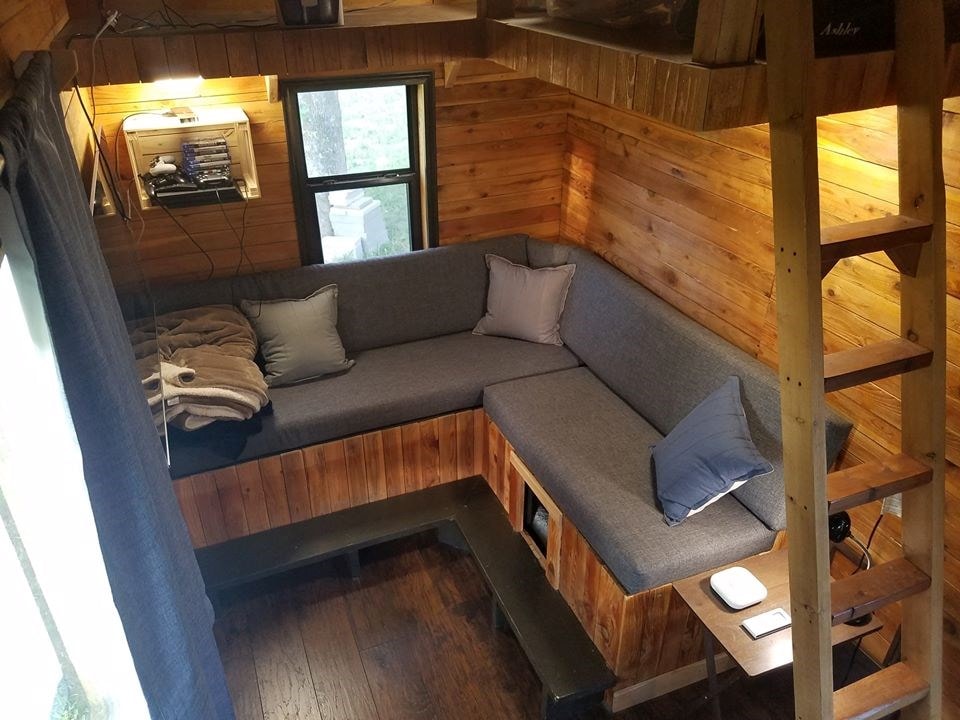 Adorable Tiny House - Image 1 Thumbnail