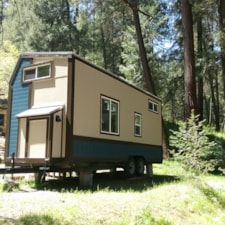 Modern and Cozy Tiny House - Image 5 Thumbnail