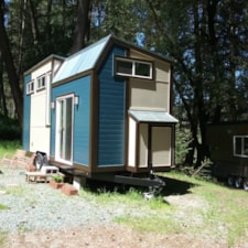 Modern and Cozy Tiny House - Image 4 Thumbnail