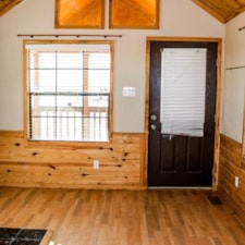 Beautiful cabin-style tiny home 370 sq ft - Image 6 Thumbnail