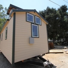 9 x 28 COUNTRY COTTAGE Tiny House professionally built w/ composting toilet - Image 4 Thumbnail