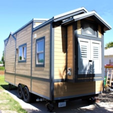 Luxurious Tiny House For Sale - Image 4 Thumbnail