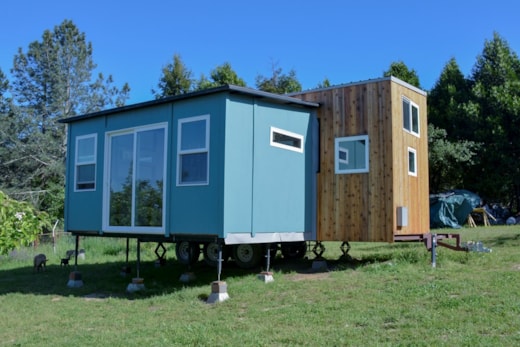 Expandable, movable not-so-tiny house