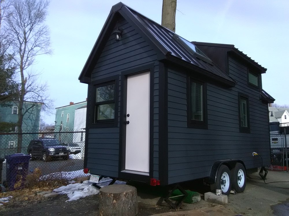 Custom Built Tiny House on Wheels, Move In Ready-Must Sell This Week - Image 1 Thumbnail