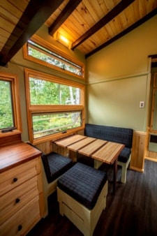 25 foot Tiny House on wheels with screened in porch - Image 5 Thumbnail