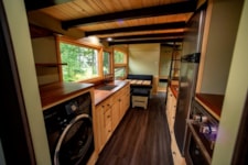 25 foot Tiny House on wheels with screened in porch - Image 6 Thumbnail