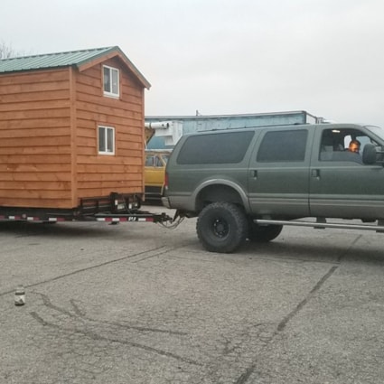 Tiny amish built wooden cabin on wheels - Image 2 Thumbnail