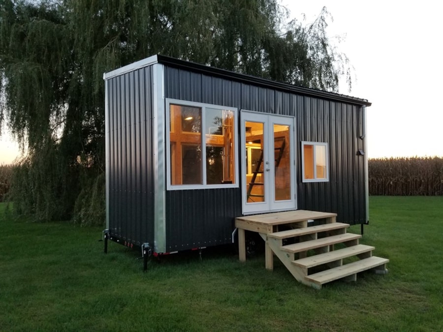 Custom Built Tiny House On Wheels - NEW - Image 1 Thumbnail