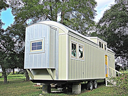 Unique Texas Tiny Home for sale to be moved - Image 2 Thumbnail
