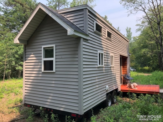 2019 Tiny House. Solar Equipped. Spacious Living Area + Porch.