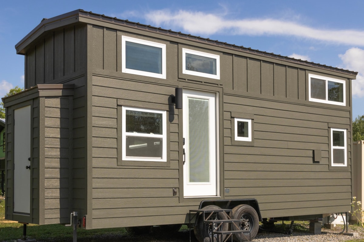 Wind River 24’x8.5’ Toccoa - Image 1 Thumbnail
