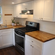 2022 Tiny Home 30ft X 8.5ft 350SqFt - Image 6 Thumbnail
